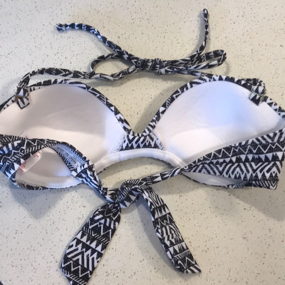 Xhiliration Black and White Push Up Bikini Top - Picture 3 of 4